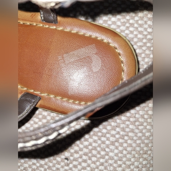 A pair of Report strappy sandals in a size 7. Pre-loved and in good cond… - Picture 9 of 9